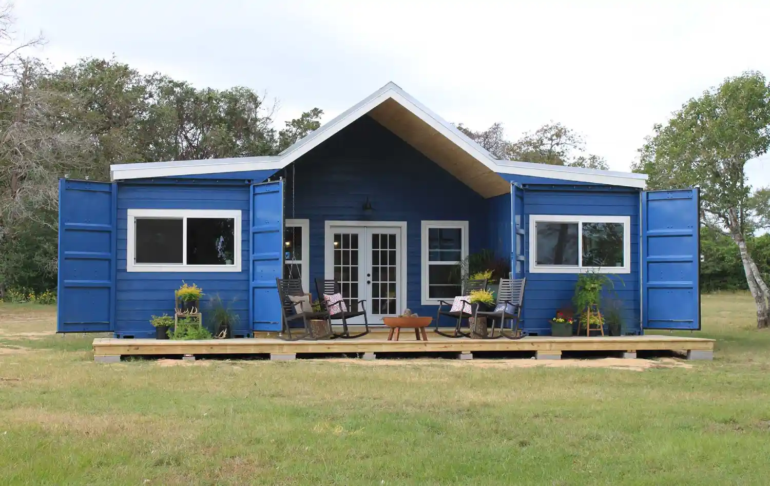 Blue container home